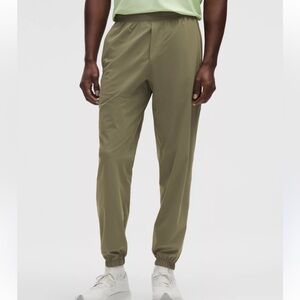 LIKE NEW LULULEMON Pace Breaker Jogger
Regular SZ small 28”